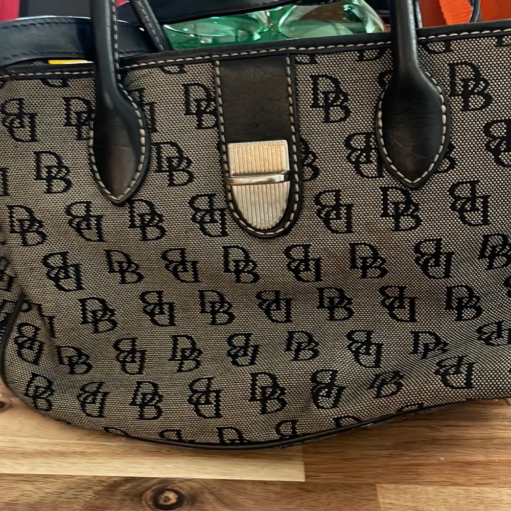 Dooney&bourke purse